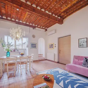  Casa vacanze La Casa Di Aida - Within The Historical Walls Of Italia